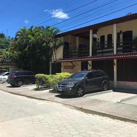 Apartamento Estilo Chale Com Piscina Убатуба Екстериор снимка