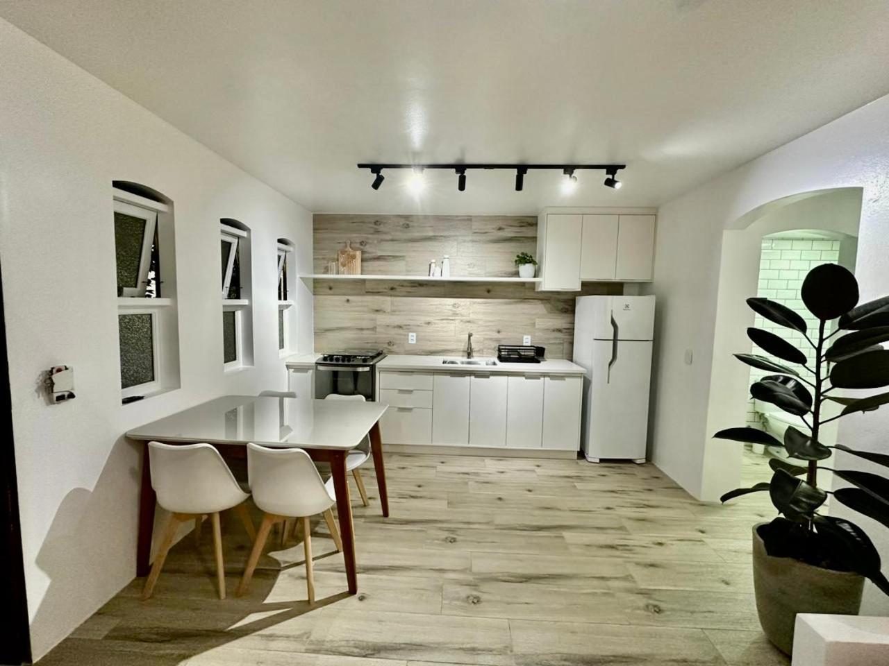 Apartamento Estilo Chale Com Piscina Убатуба Екстериор снимка