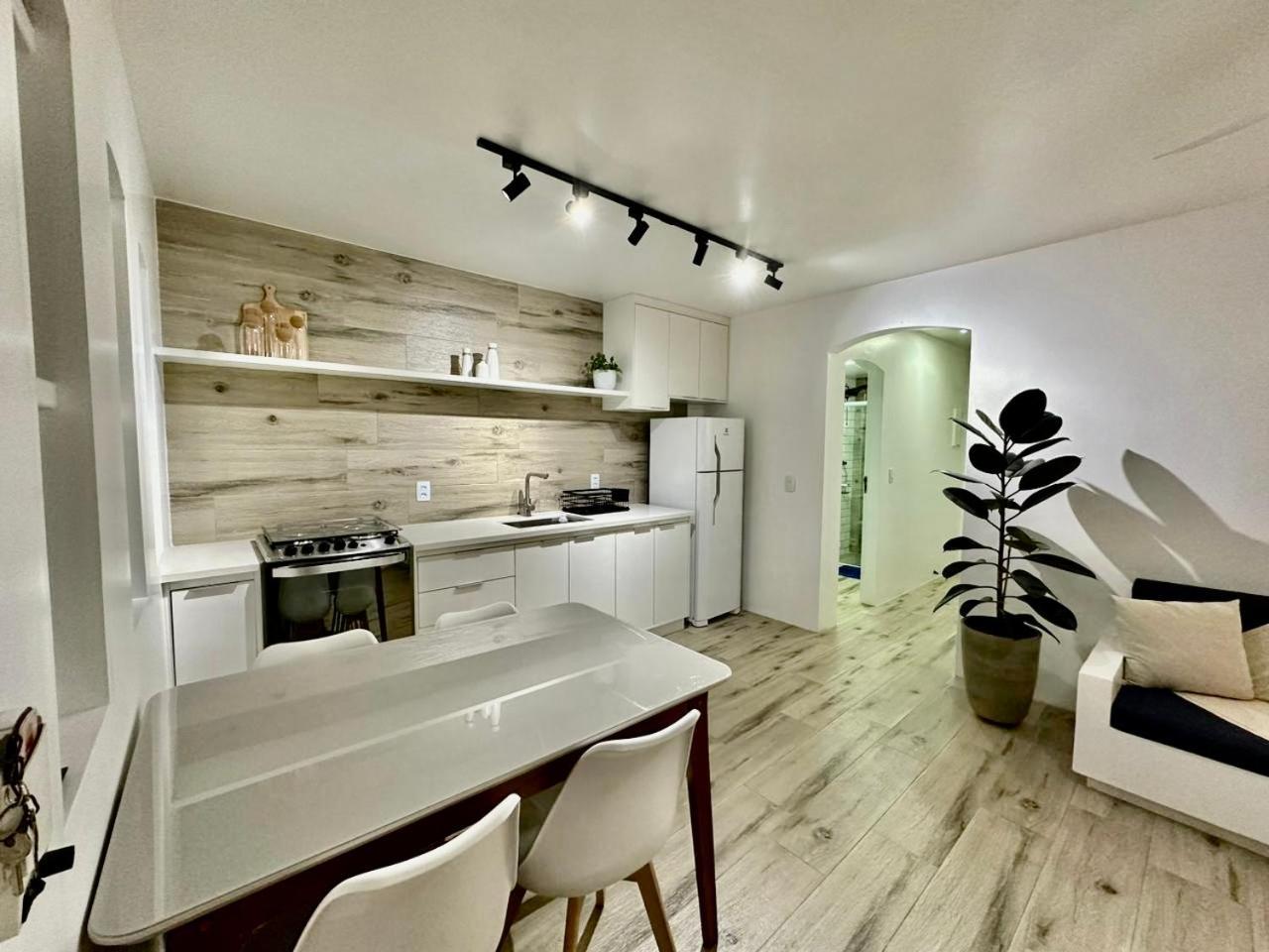 Apartamento Estilo Chale Com Piscina Убатуба Екстериор снимка